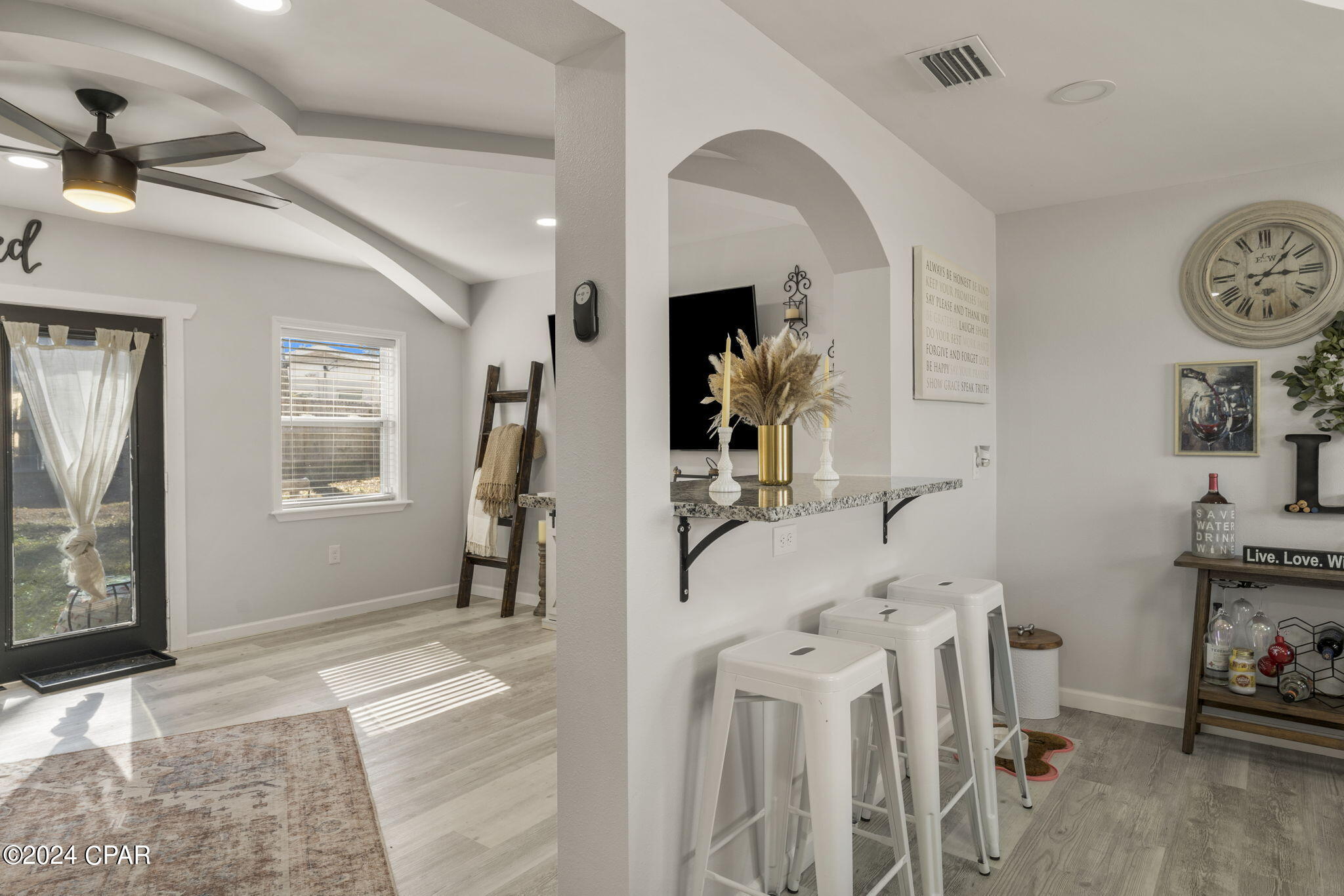 4940 S Lakewood Drive