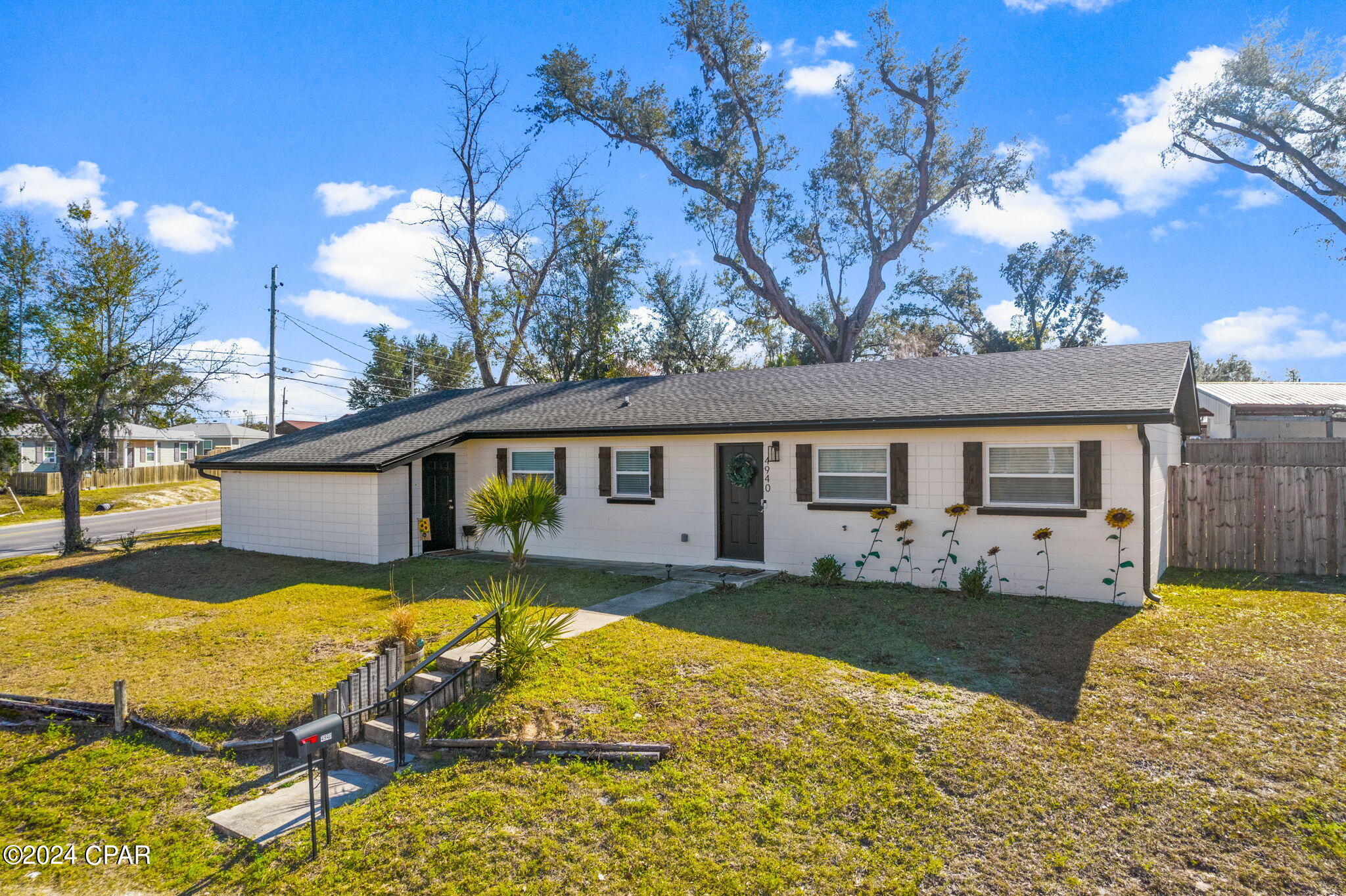 4940 S Lakewood Drive