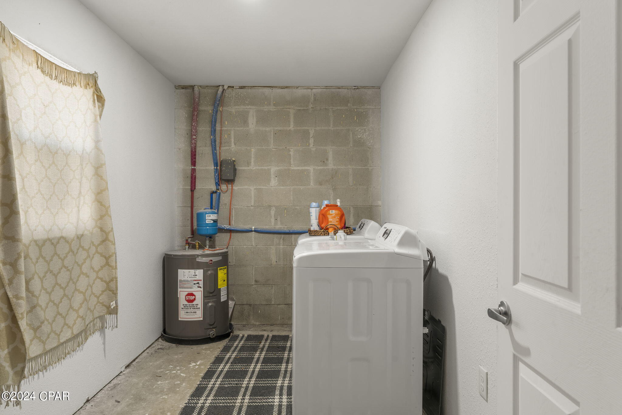 4940 S Lakewood Drive