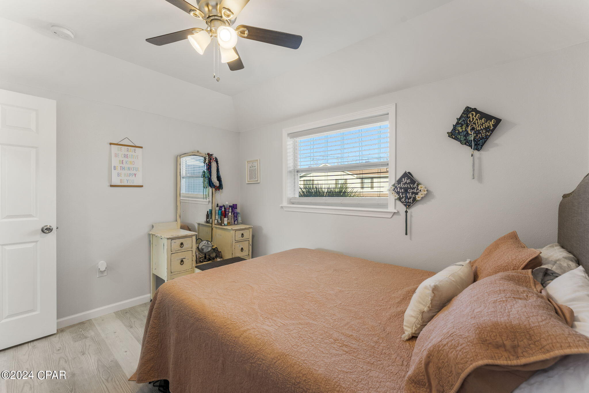 4940 S Lakewood Drive