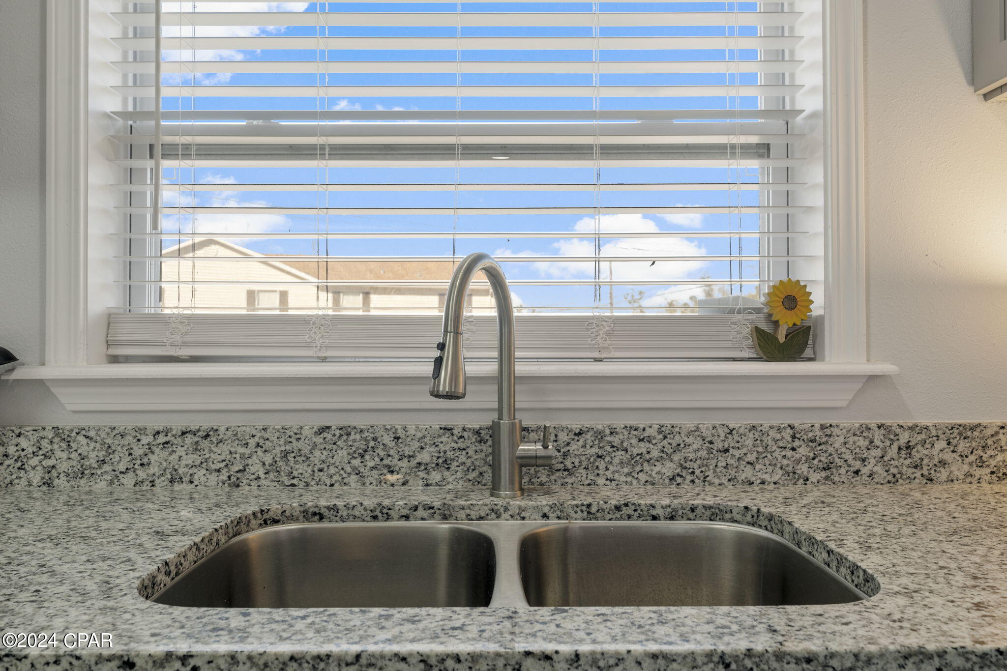 4940 S Lakewood Drive