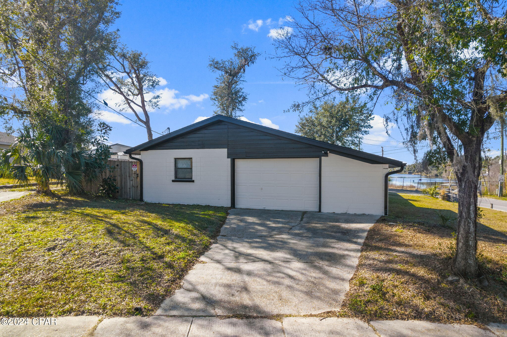 4940 S Lakewood Drive