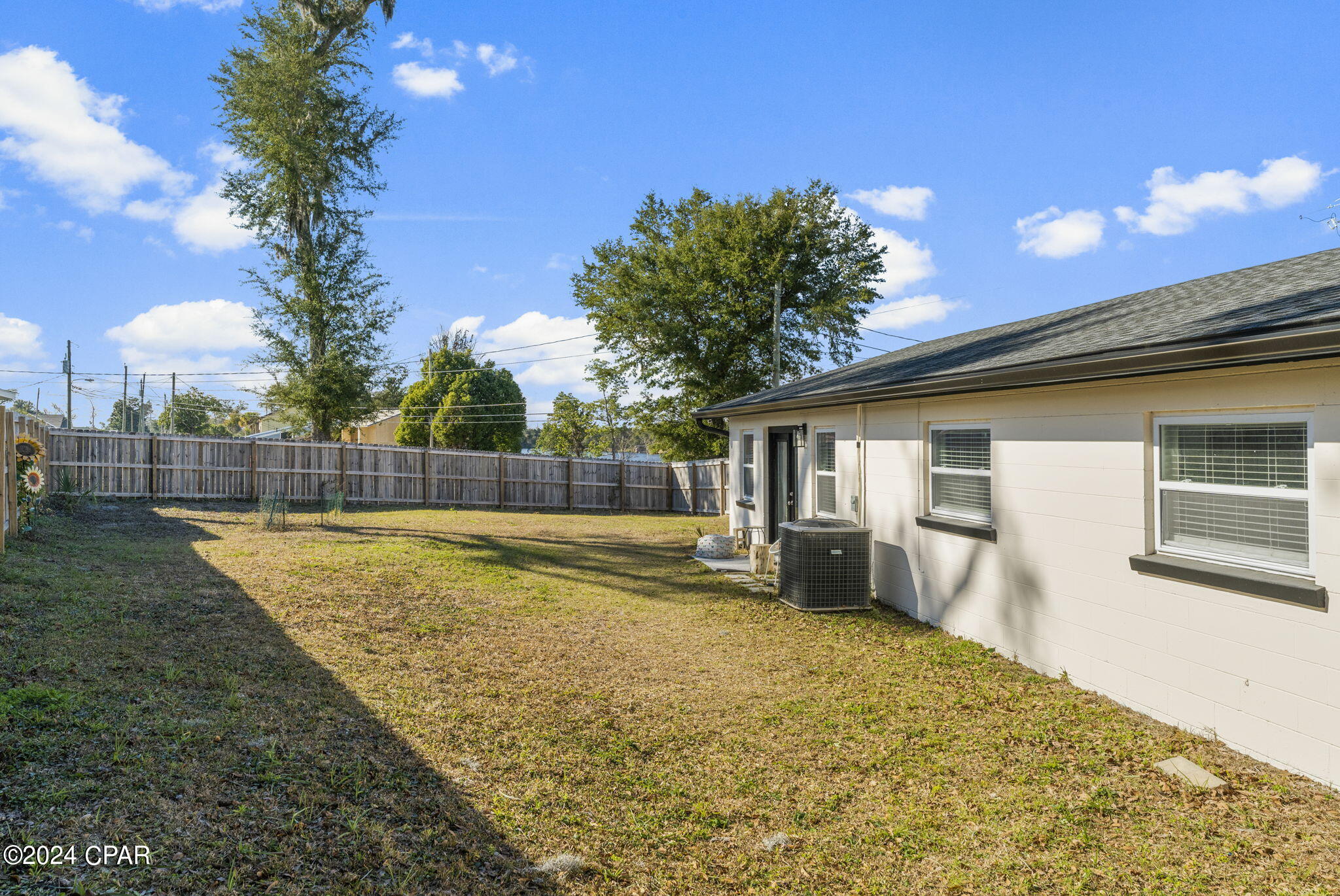 4940 S Lakewood Drive