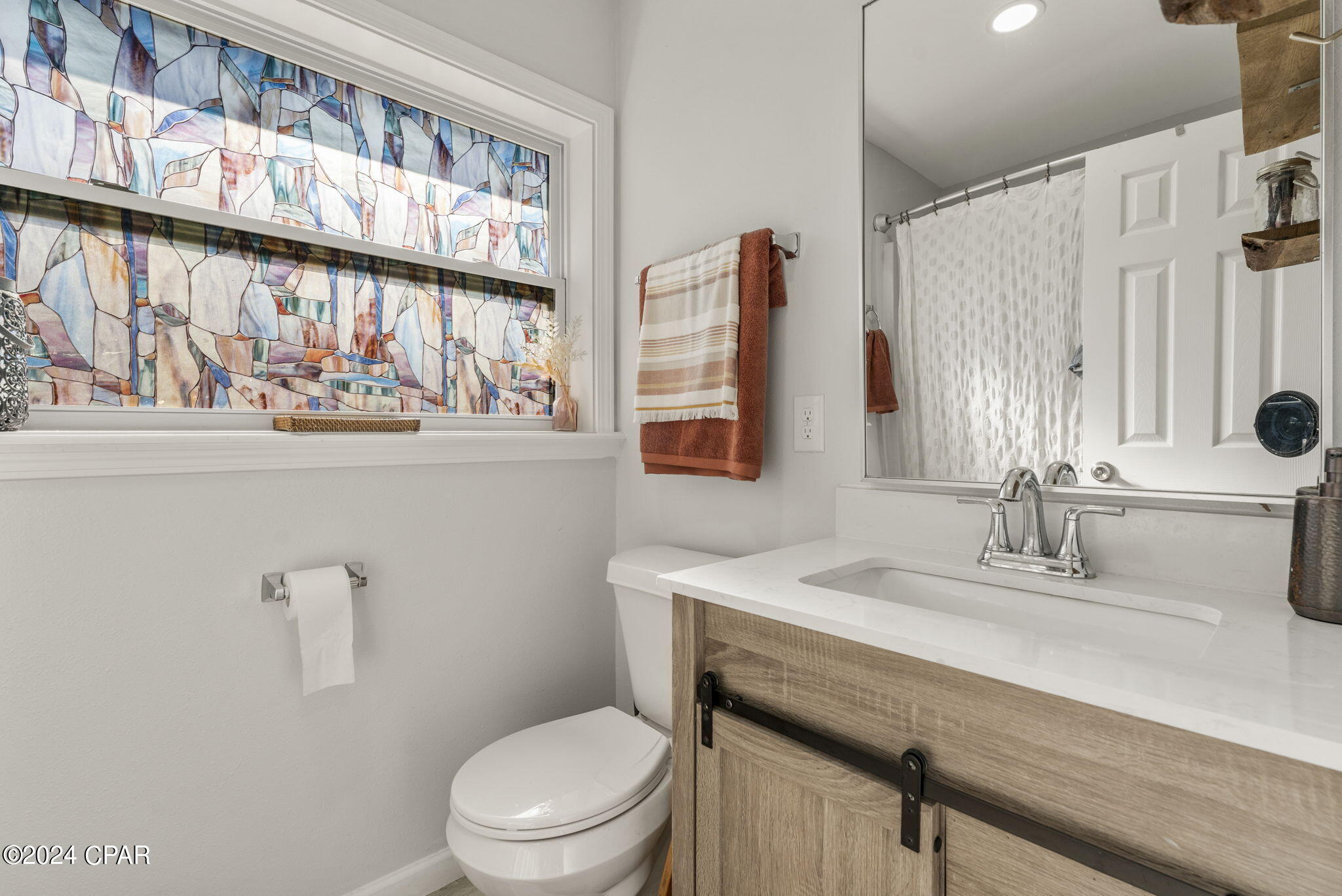 4940 S Lakewood Drive