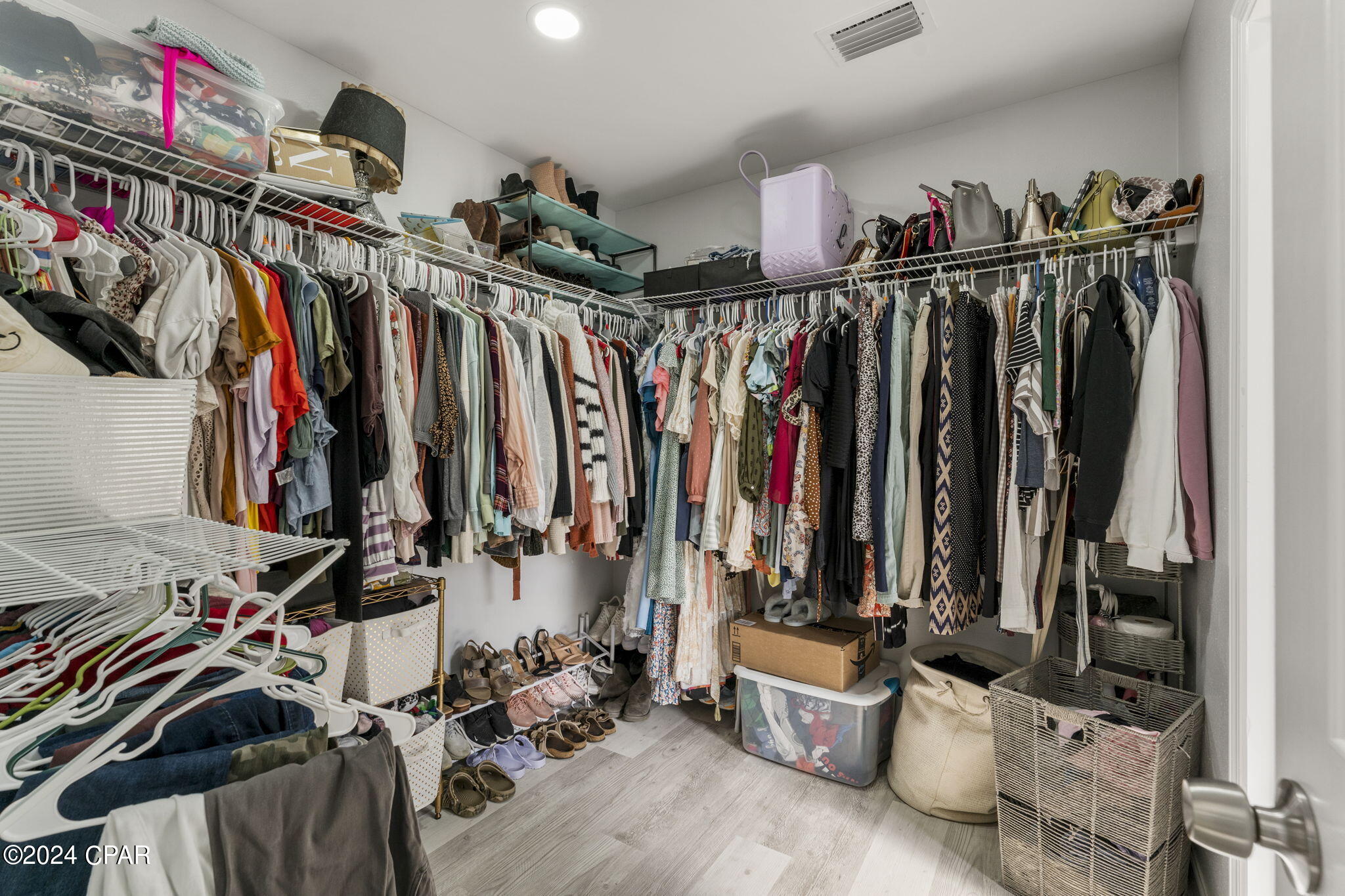 4940 S Lakewood Drive