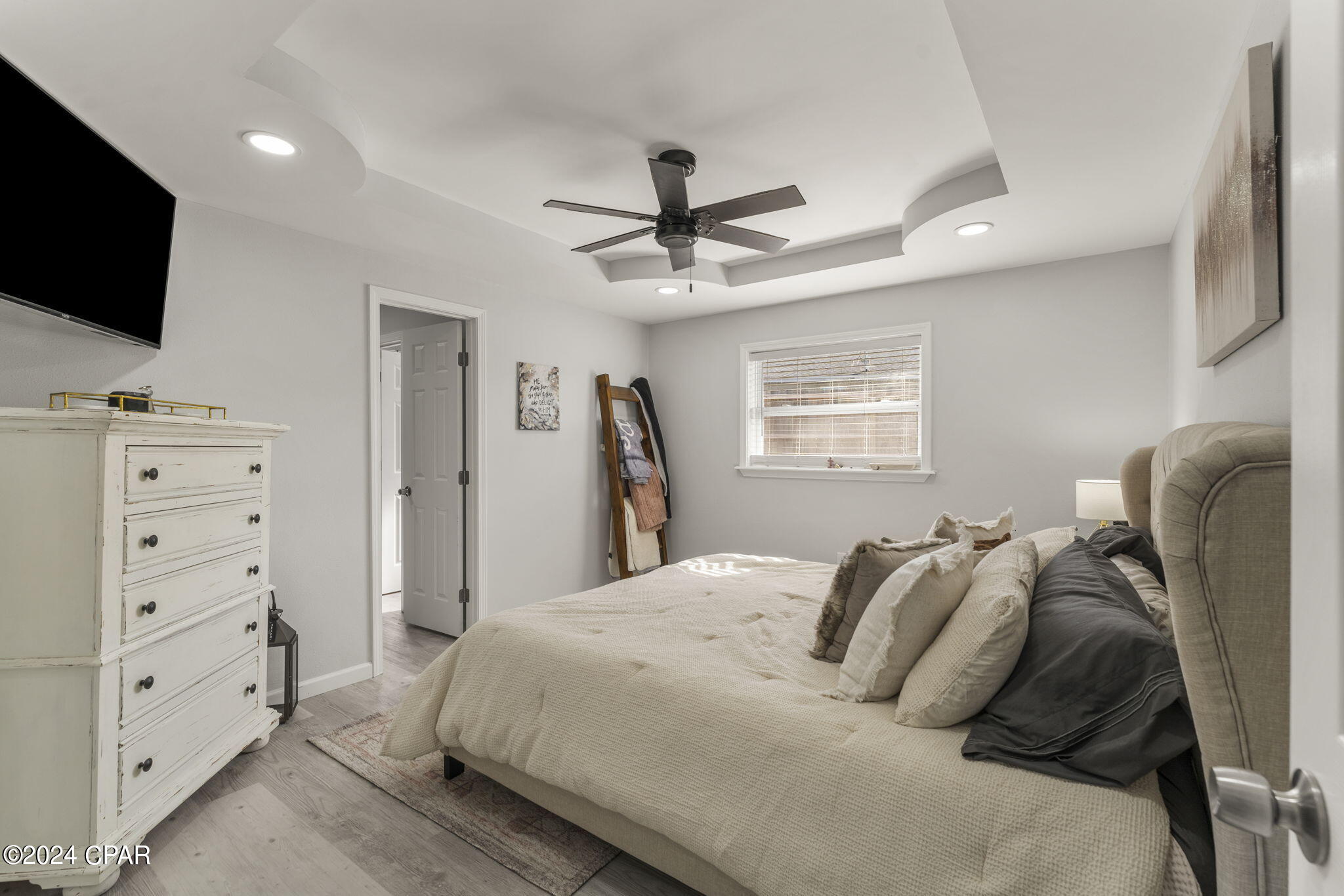 4940 S Lakewood Drive