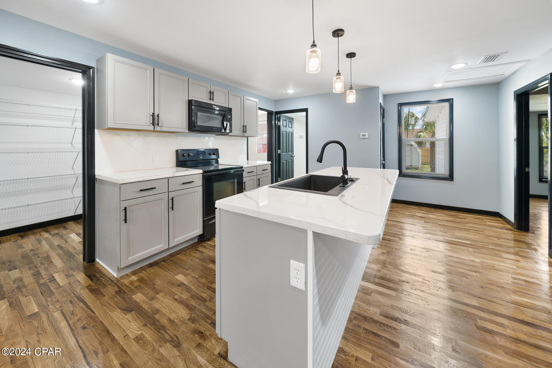 1808 Chestnut Avenue