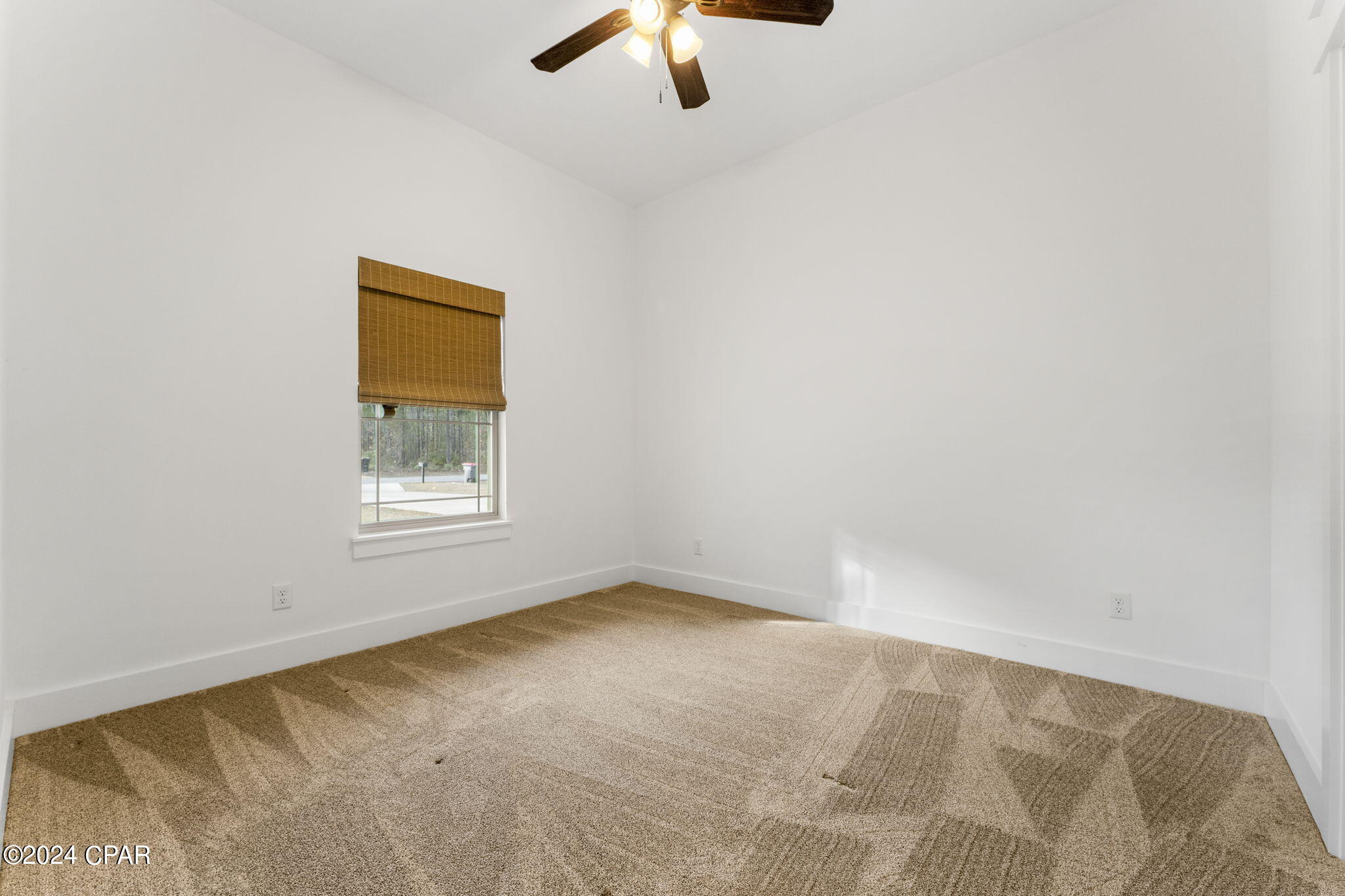 1637 White Western Lake Lane