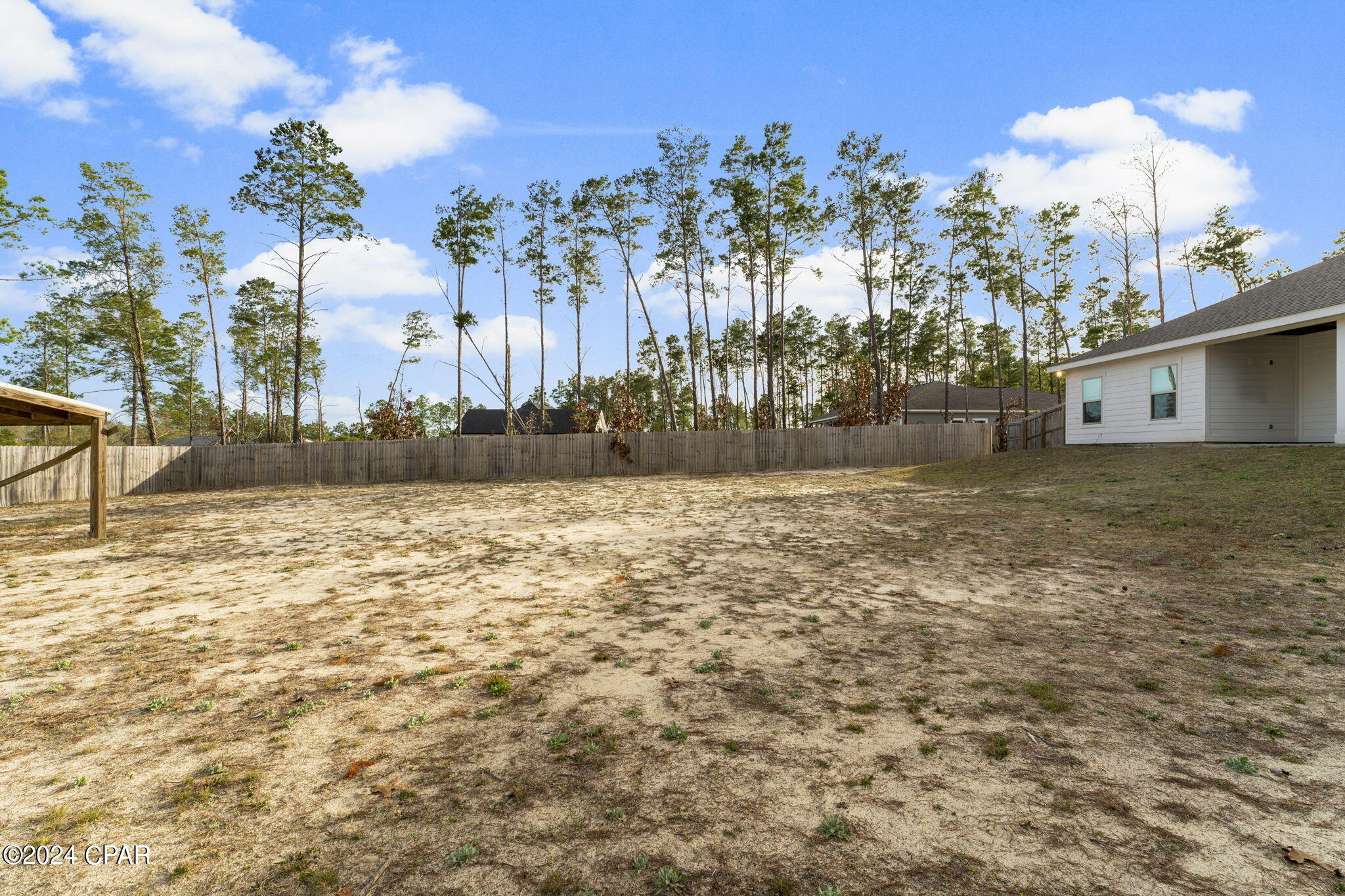 1637 White Western Lake Lane