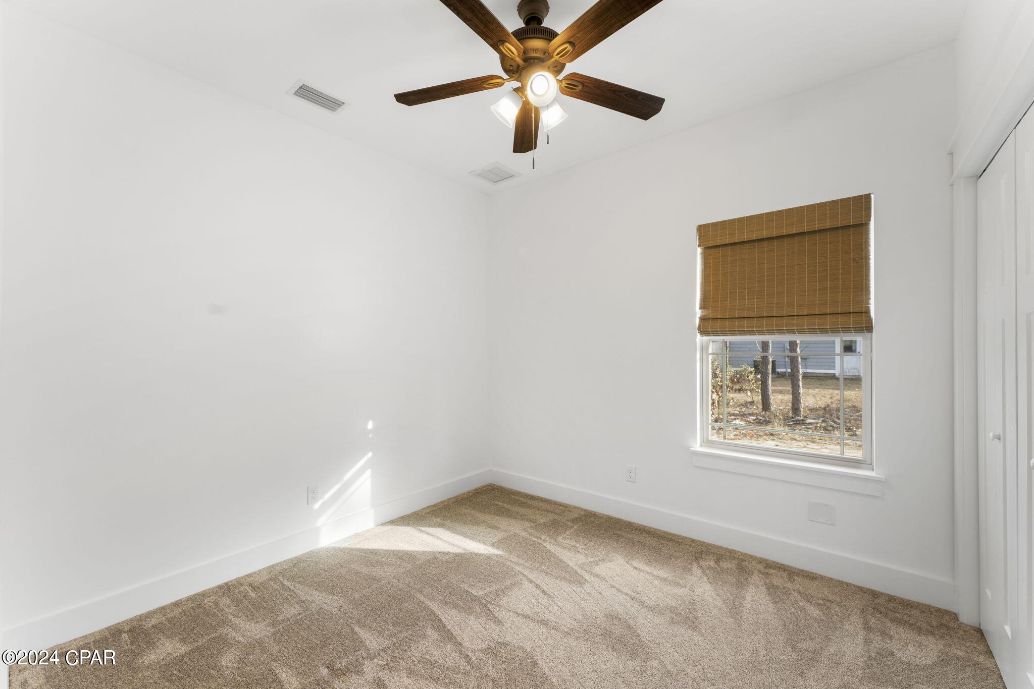 1637 White Western Lake Lane