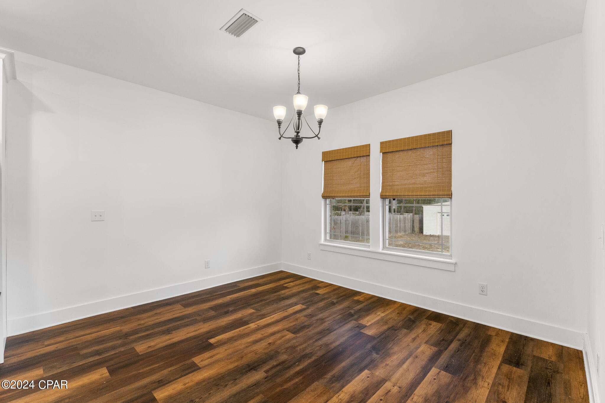 1637 White Western Lake Lane