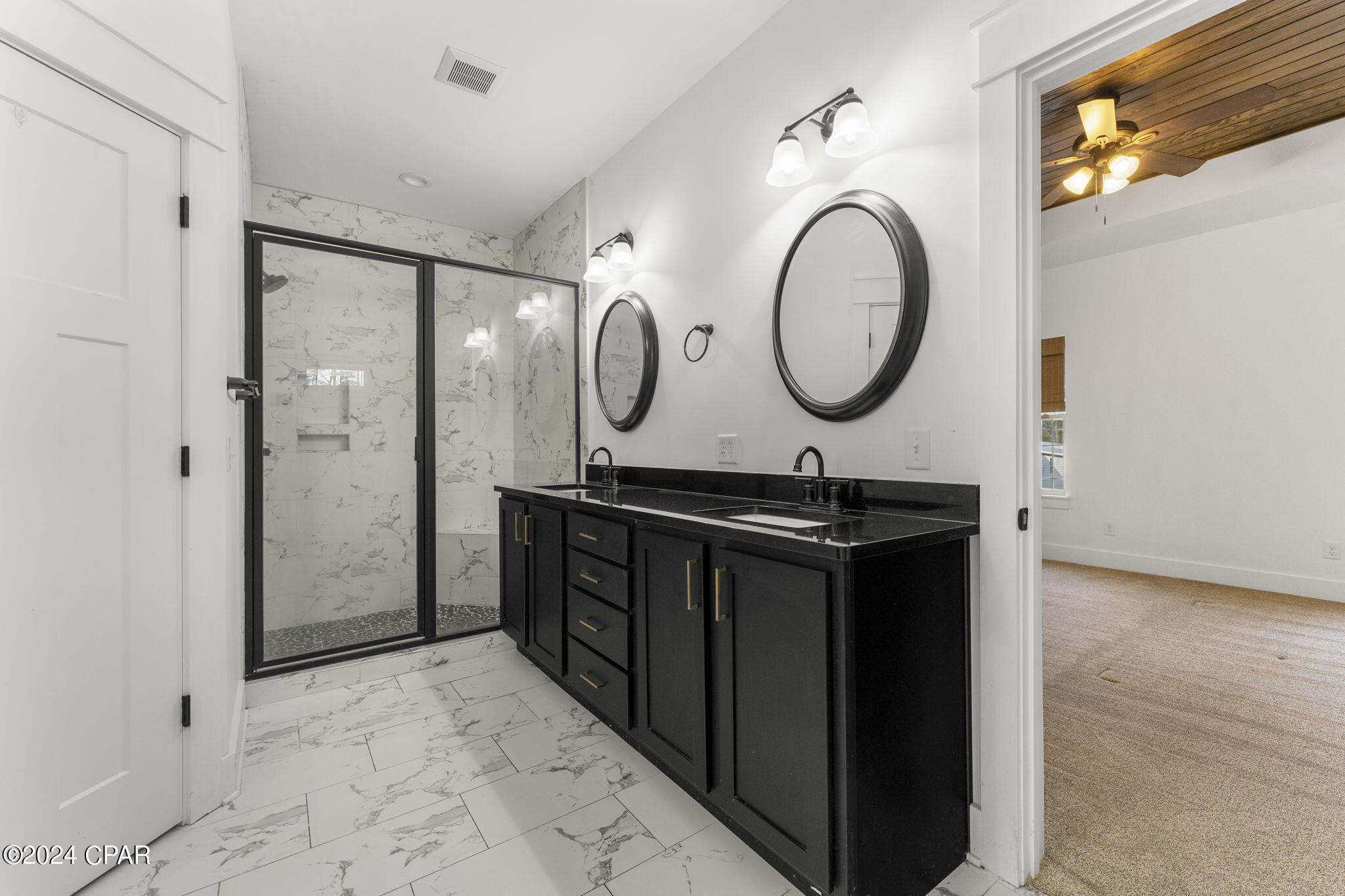 1637 White Western Lake Lane