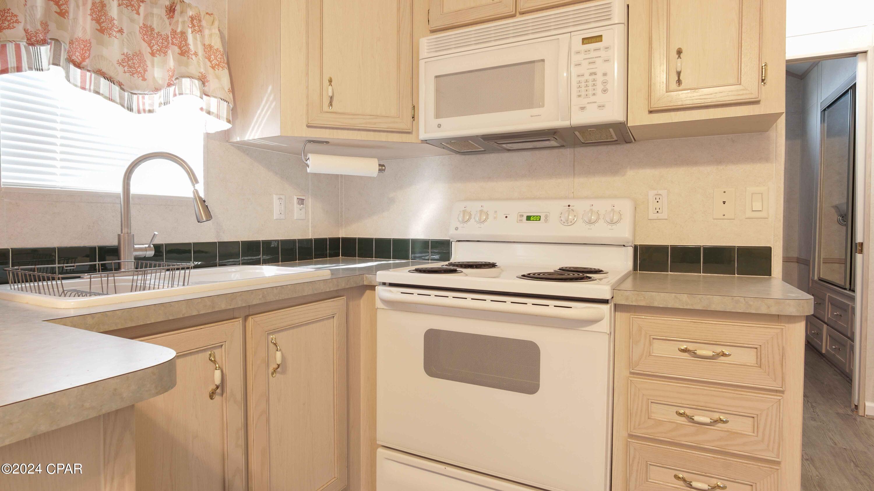 1219 Thomas Drive 203