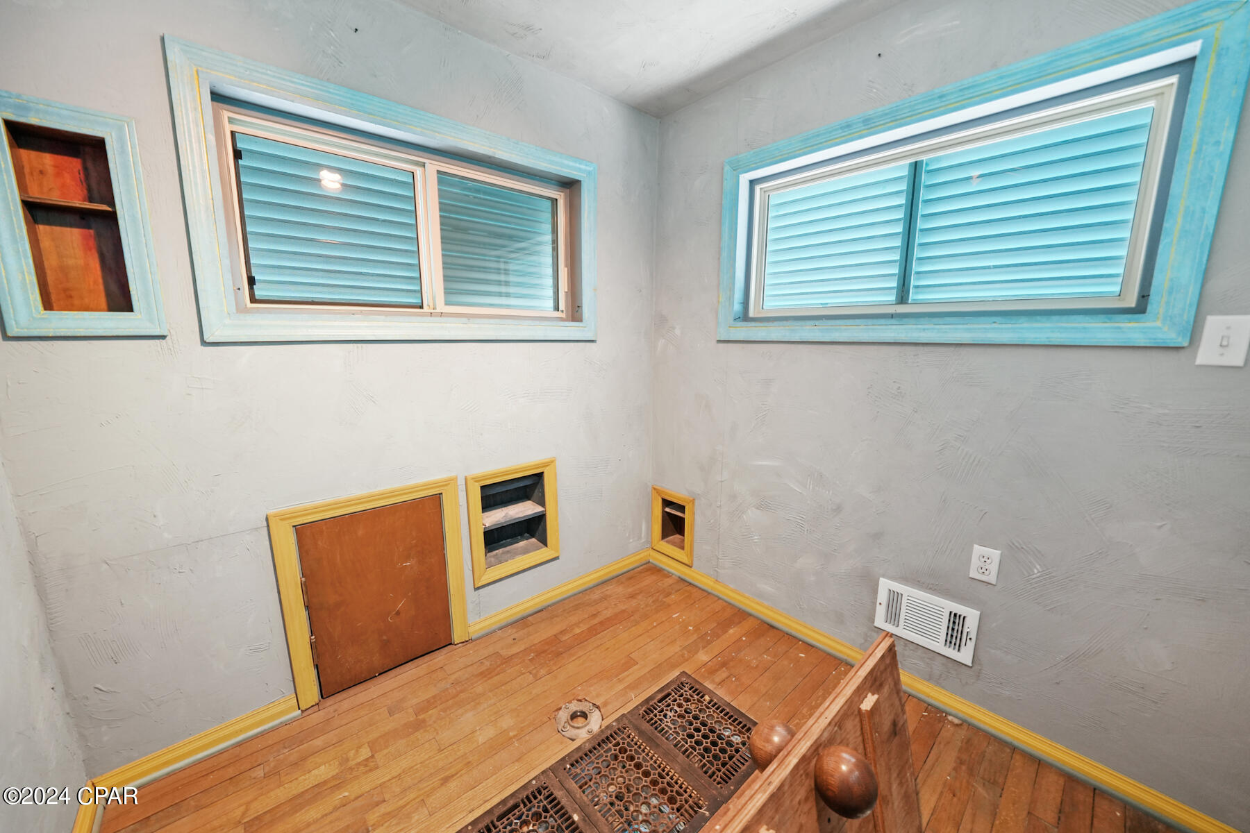 320 Sea Breeze Drive