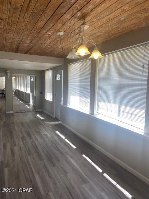 21522 Dolphin Avenue