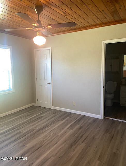 21522 Dolphin Avenue