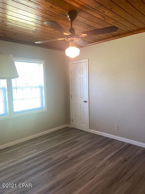 21522 Dolphin Avenue