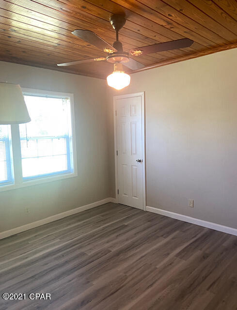 21522 Dolphin Avenue