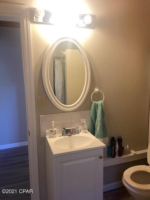 21522 Dolphin Avenue