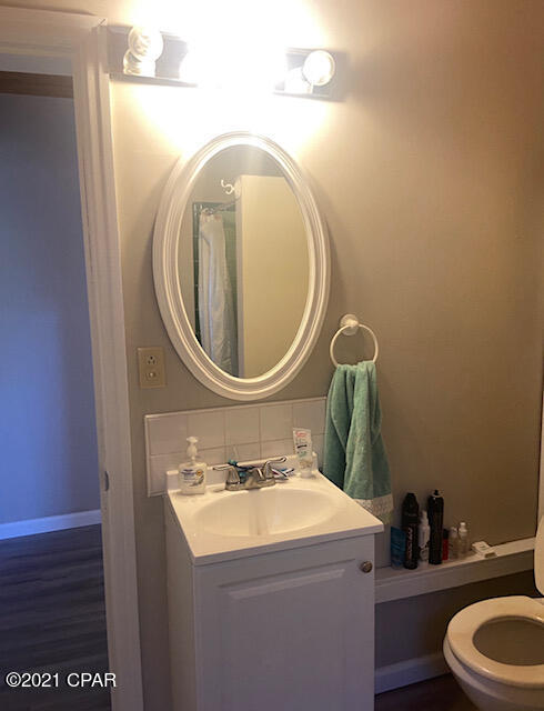 21522 Dolphin Avenue