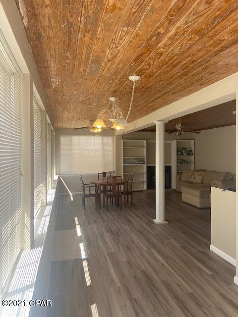 21522 Dolphin Avenue