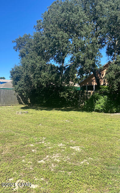 21522 Dolphin Avenue