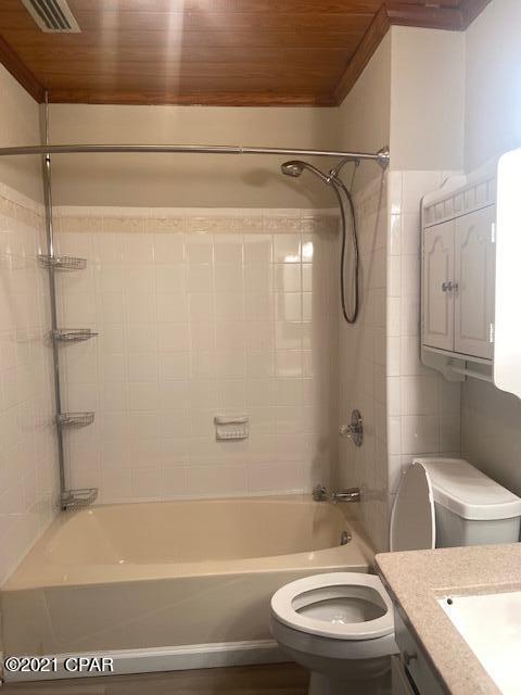 21522 Dolphin Avenue