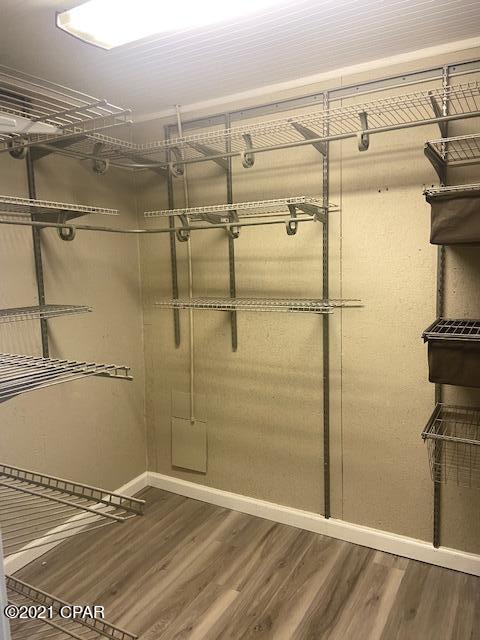 21522 Dolphin Avenue