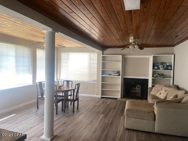 21522 Dolphin Avenue