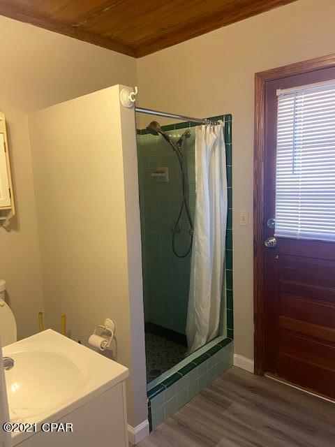 21522 Dolphin Avenue