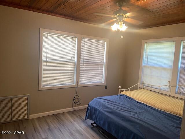 21522 Dolphin Avenue