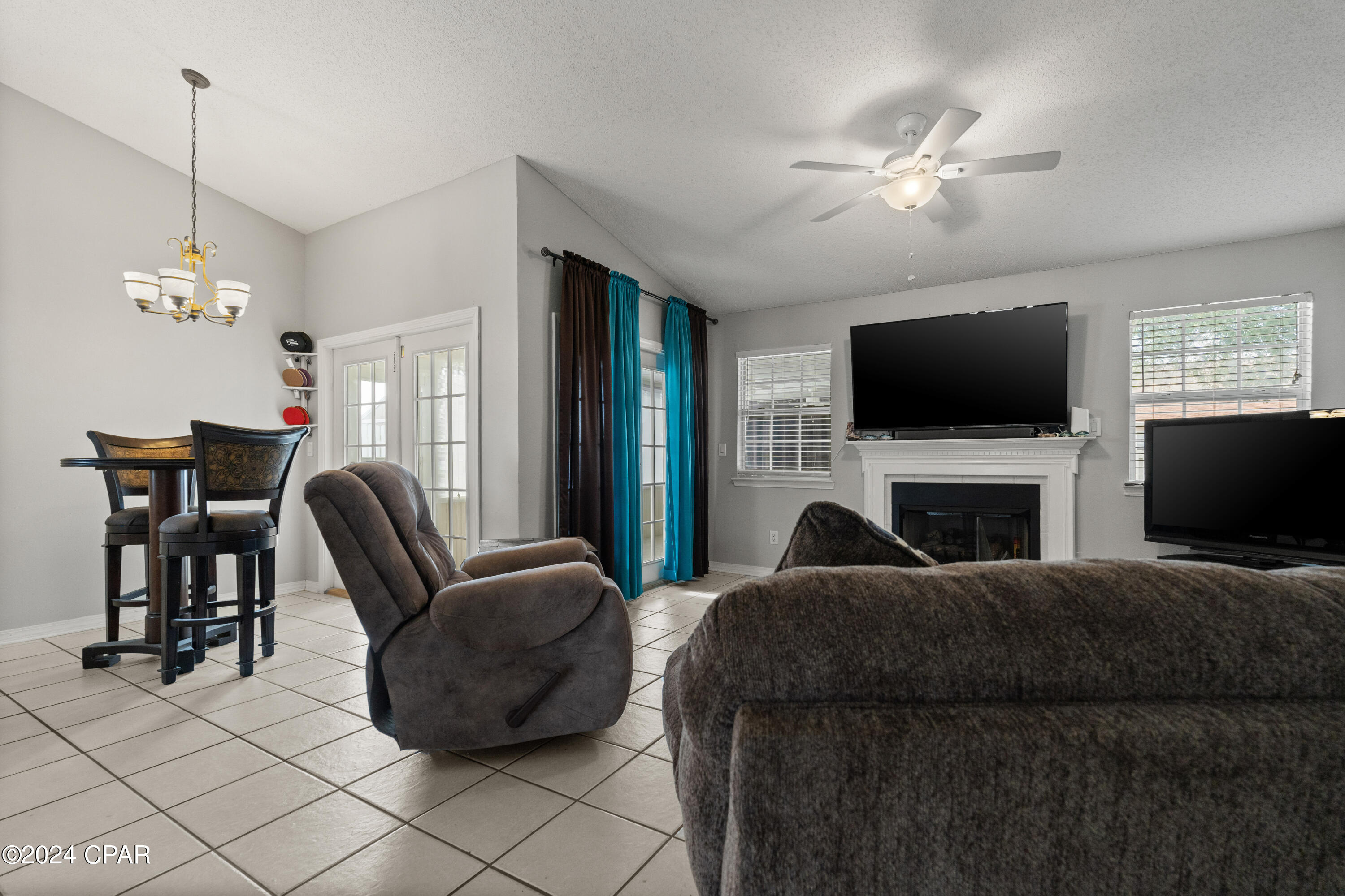 3303 Azalea Circle