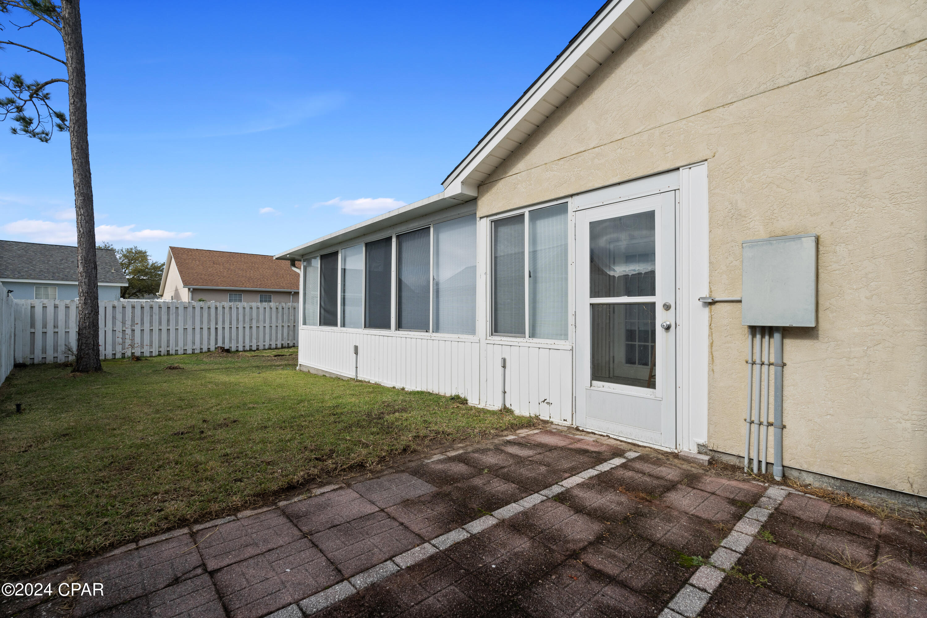 3303 Azalea Circle