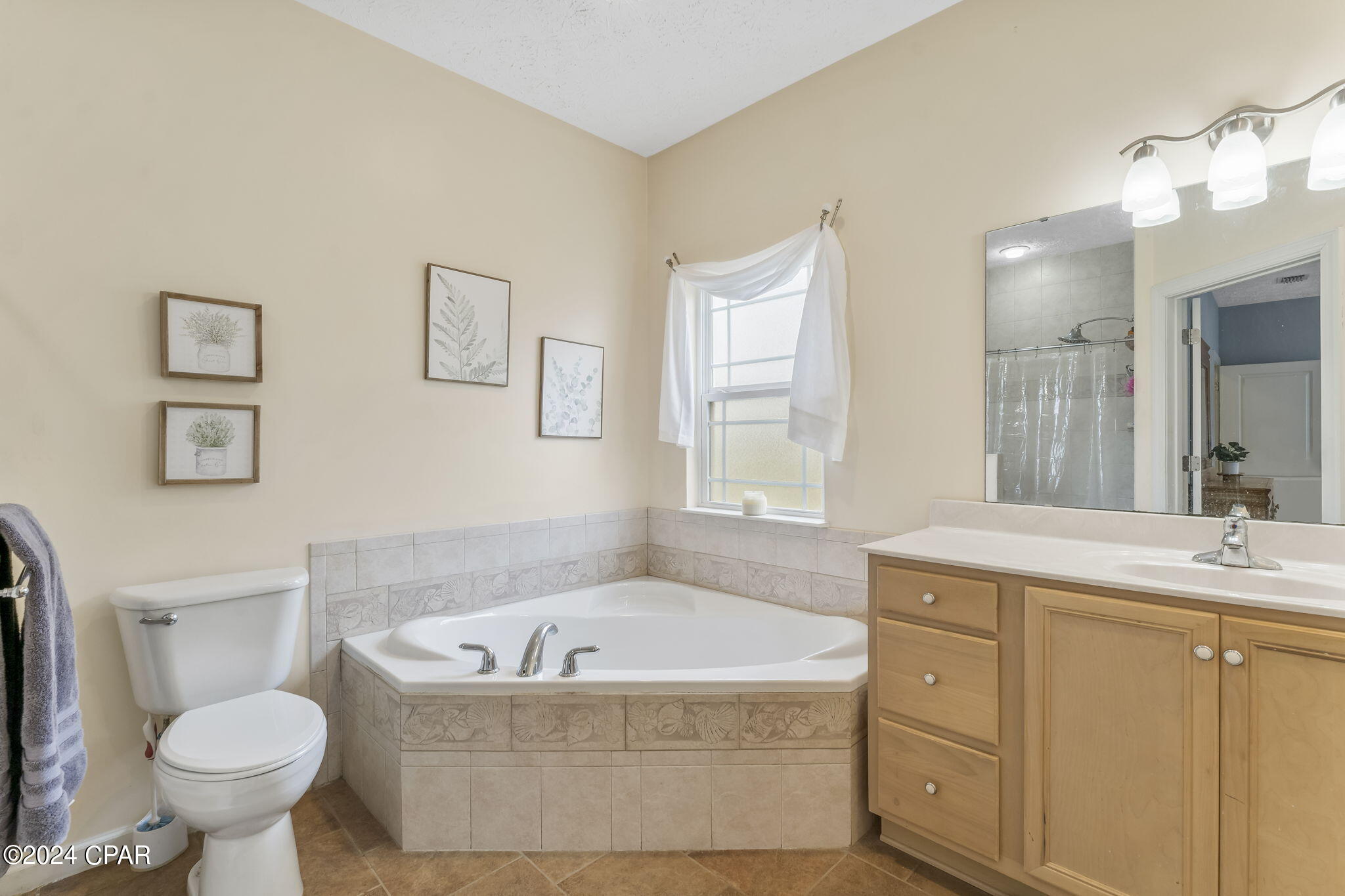 13633 Fiddlers Green Road