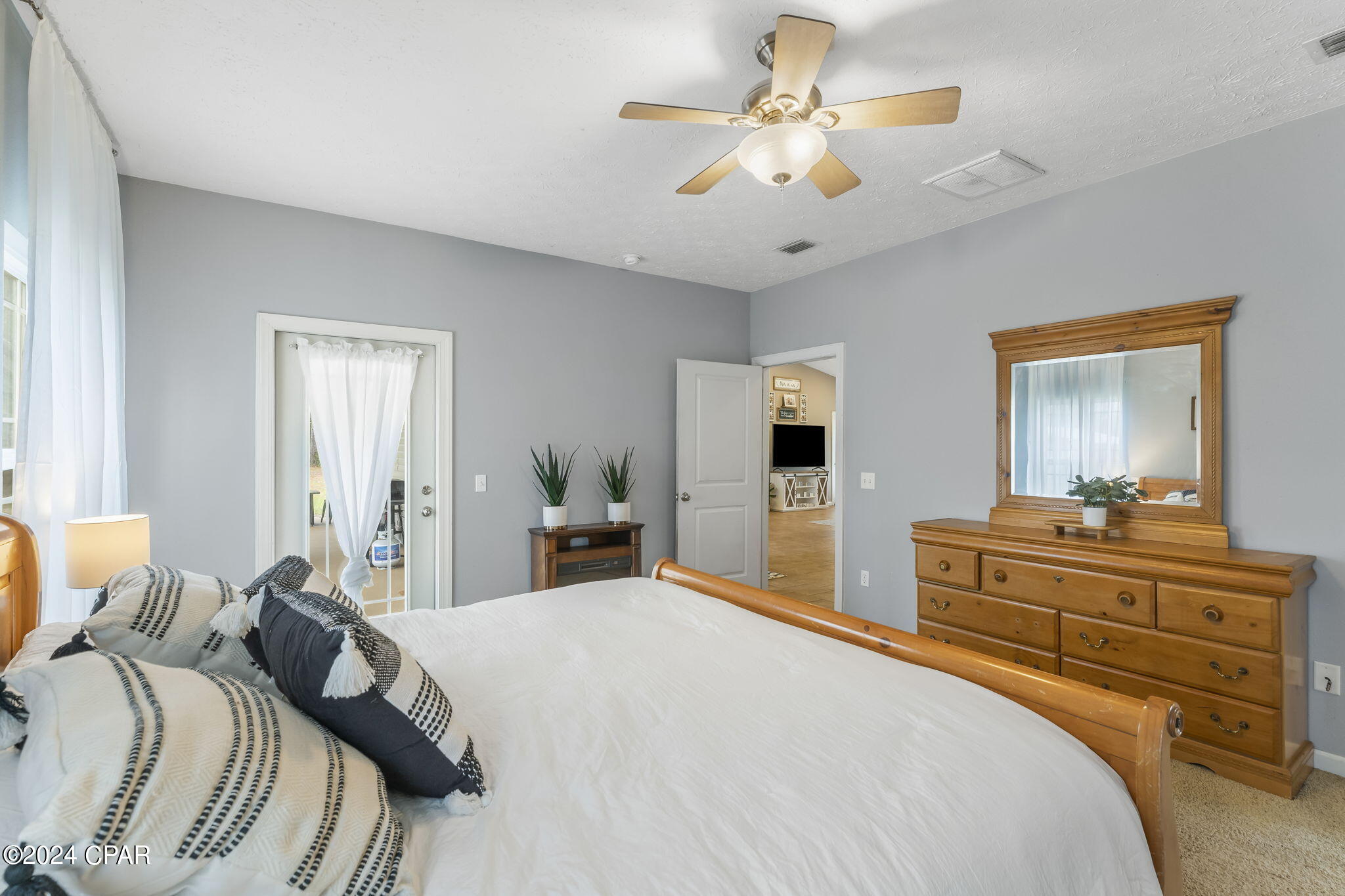 13633 Fiddlers Green Road