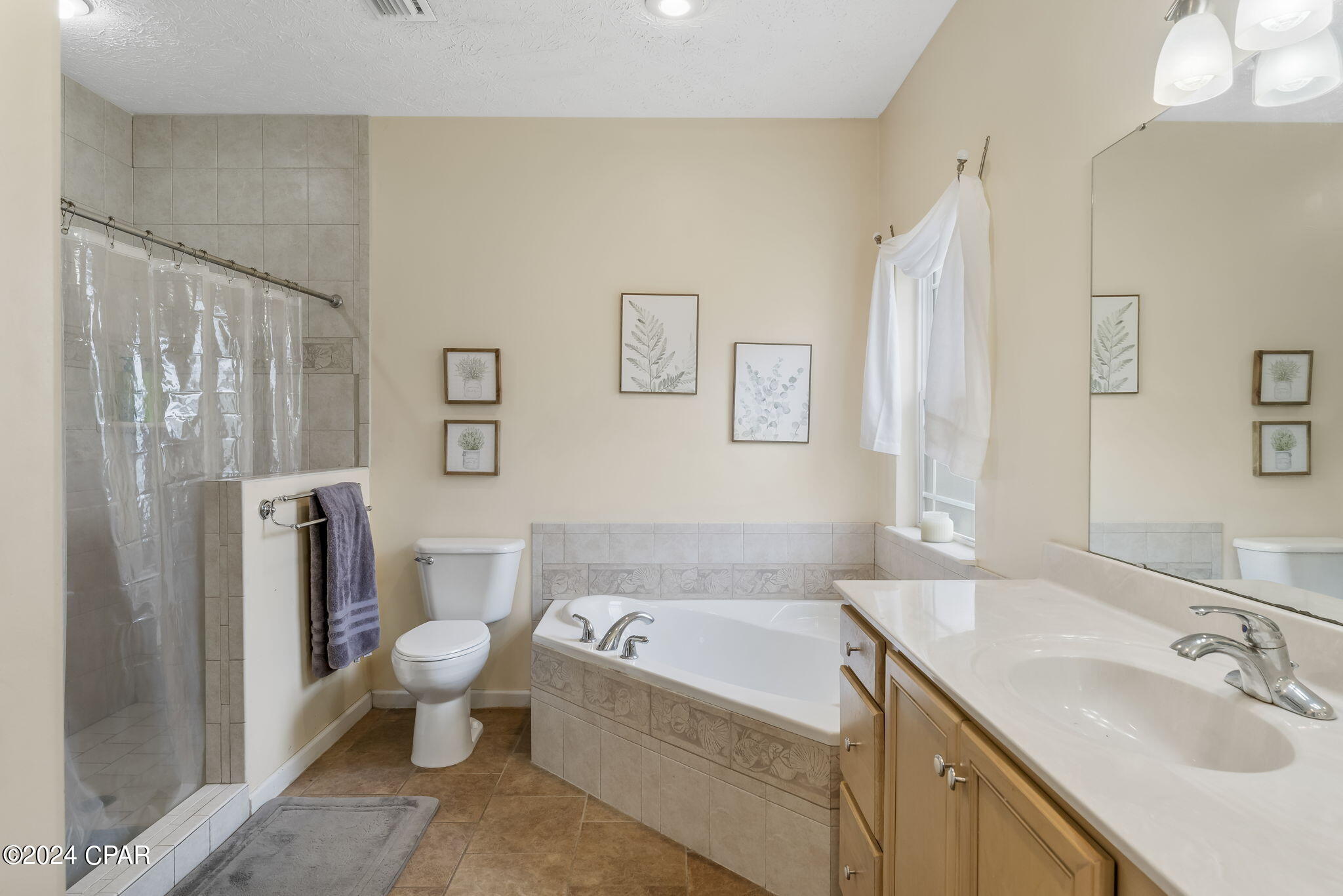 13633 Fiddlers Green Road