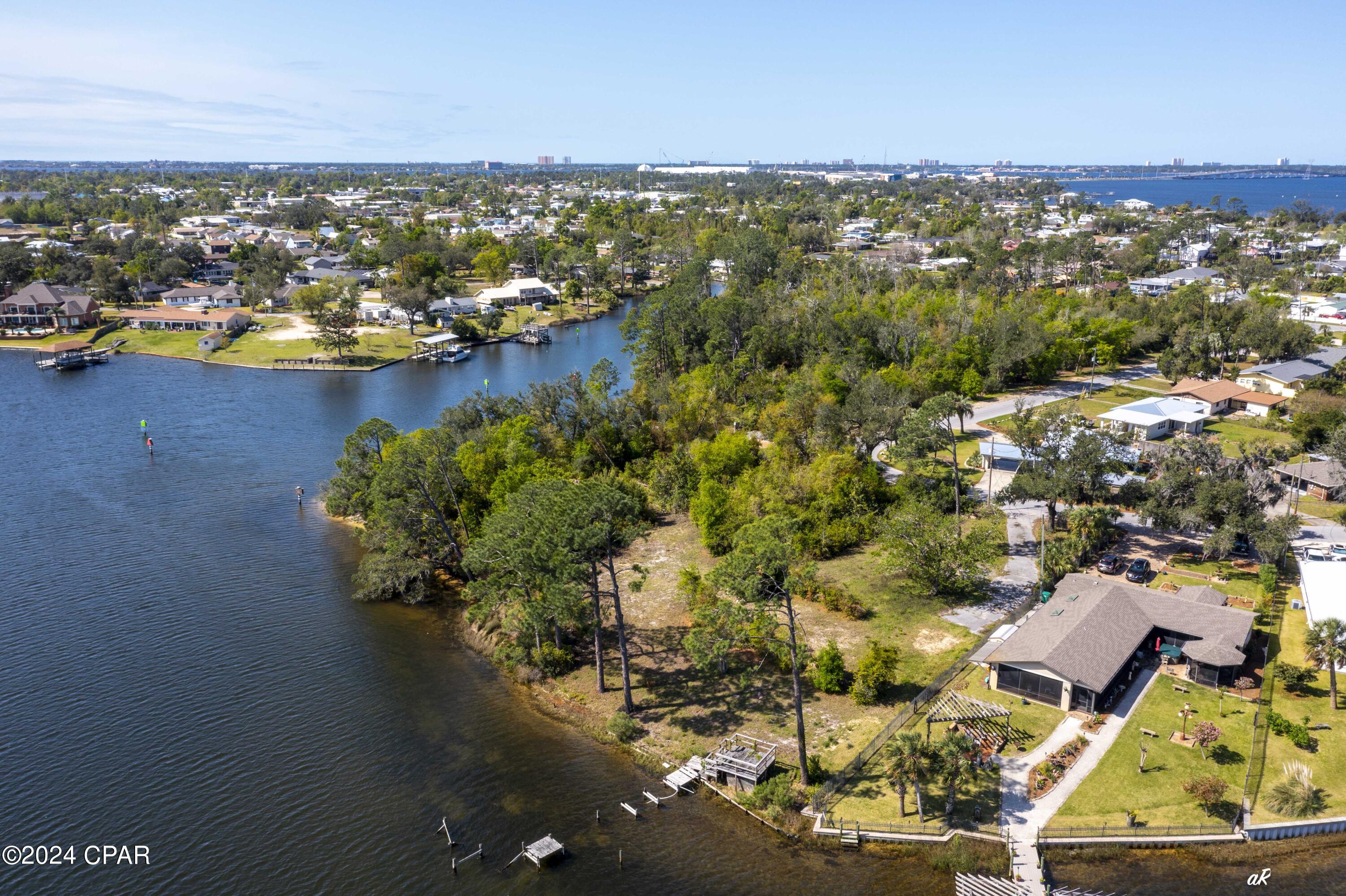 3719 Shoreline Circle