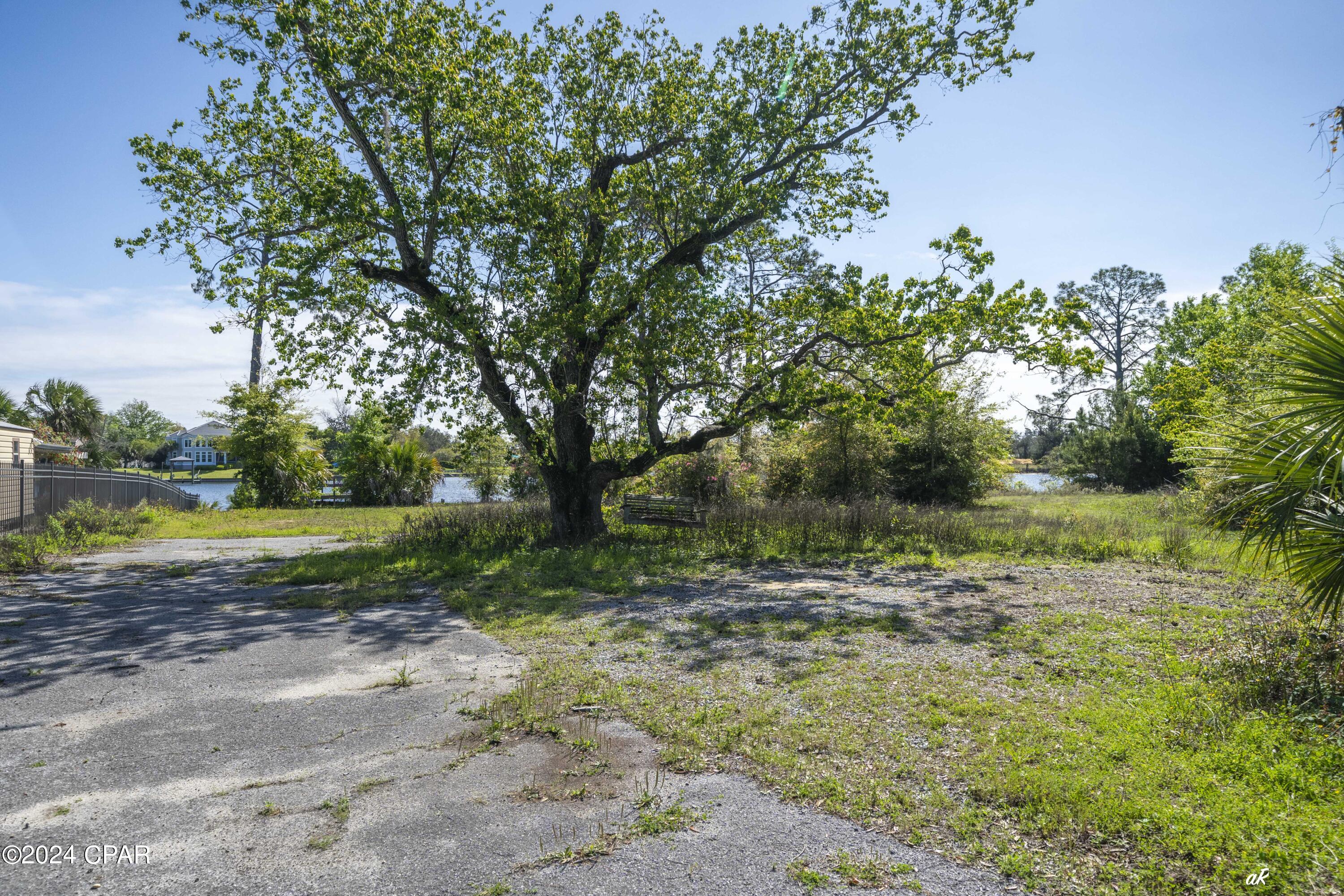 3719 Shoreline Circle