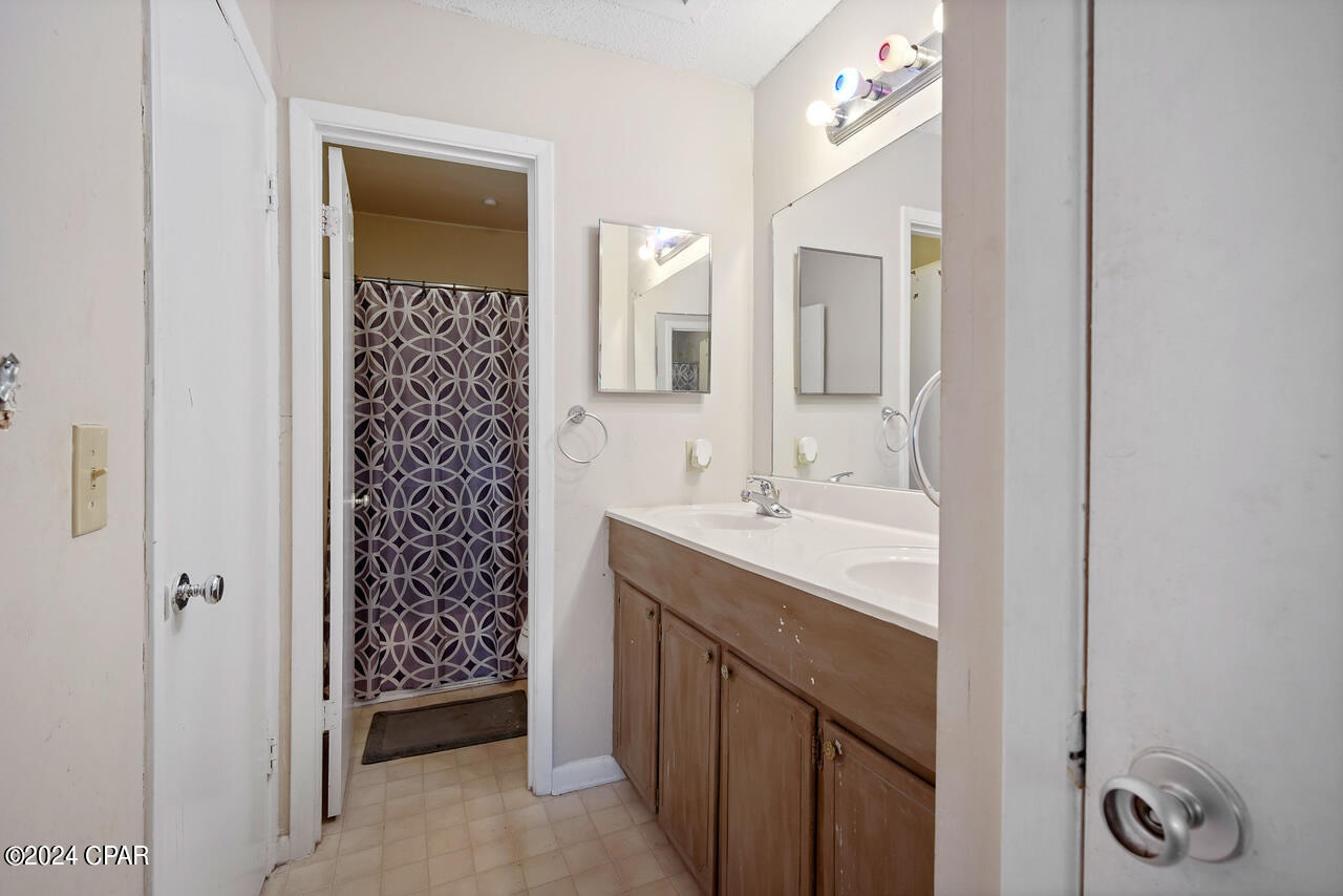 1025 W 19th Street 2B