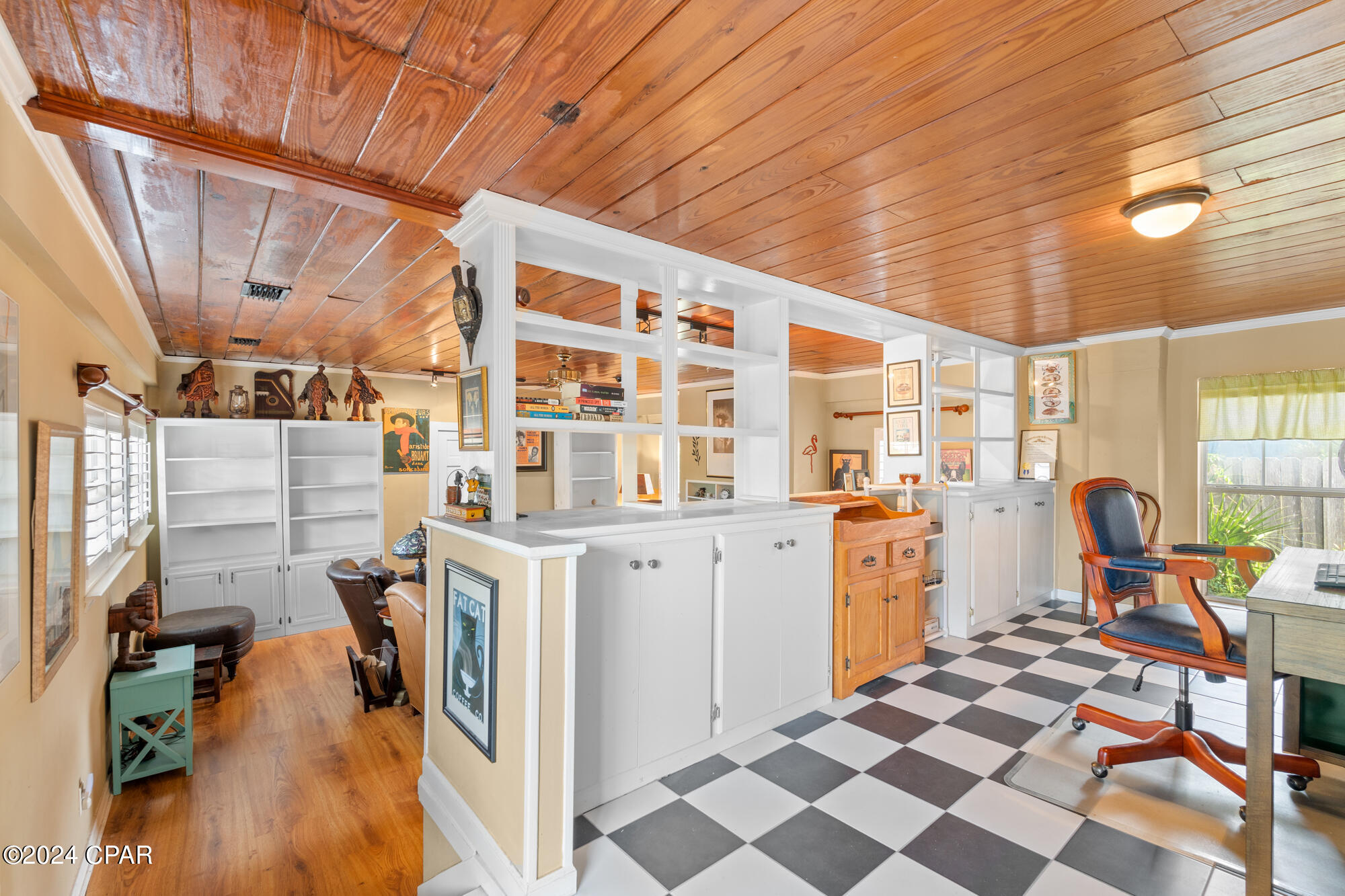 125 S Cove Boulevard