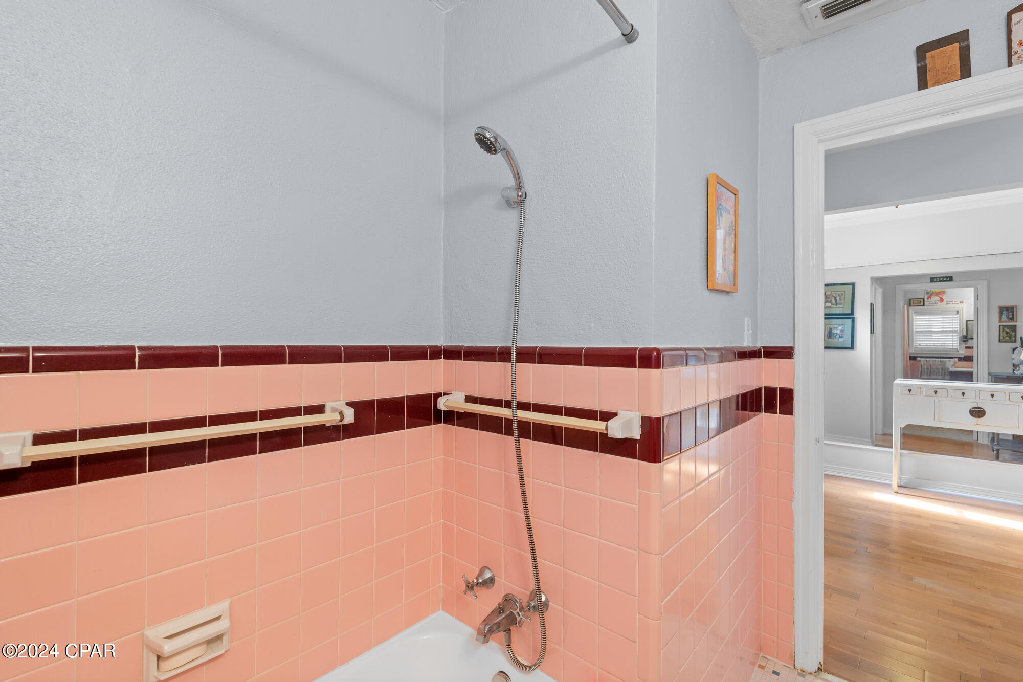 125 S Cove Boulevard