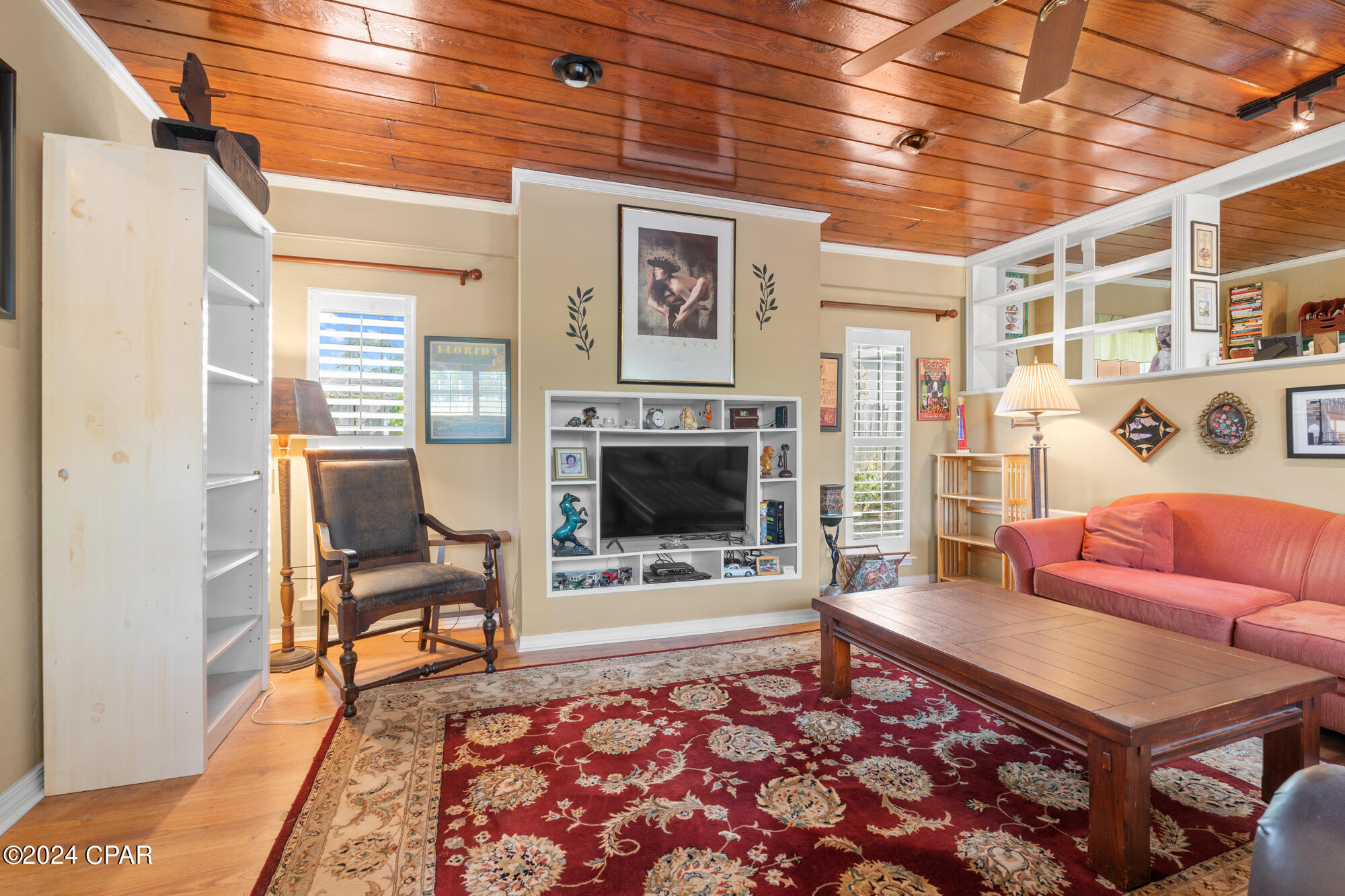 125 S Cove Boulevard