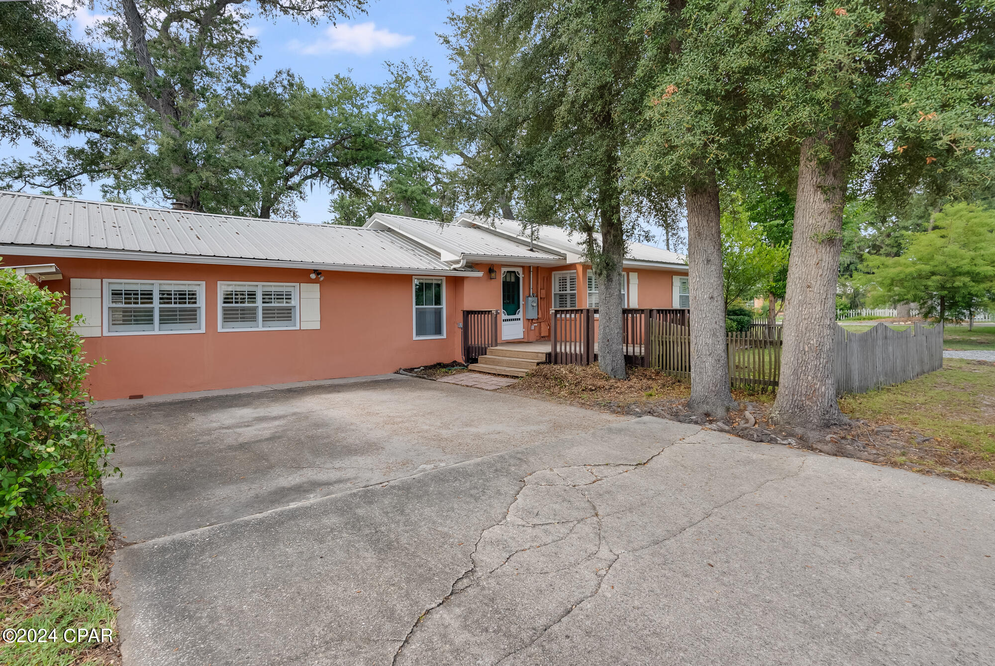 125 S Cove Boulevard