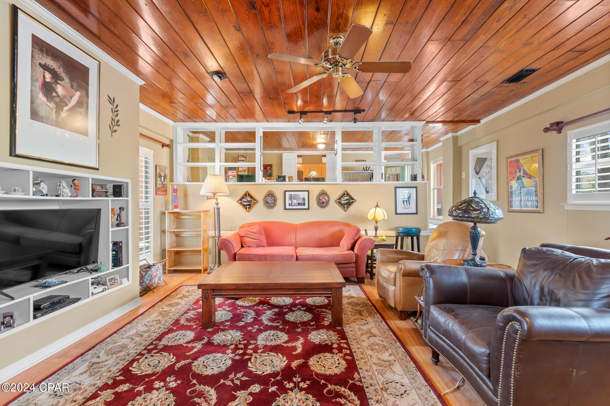 125 S Cove Boulevard