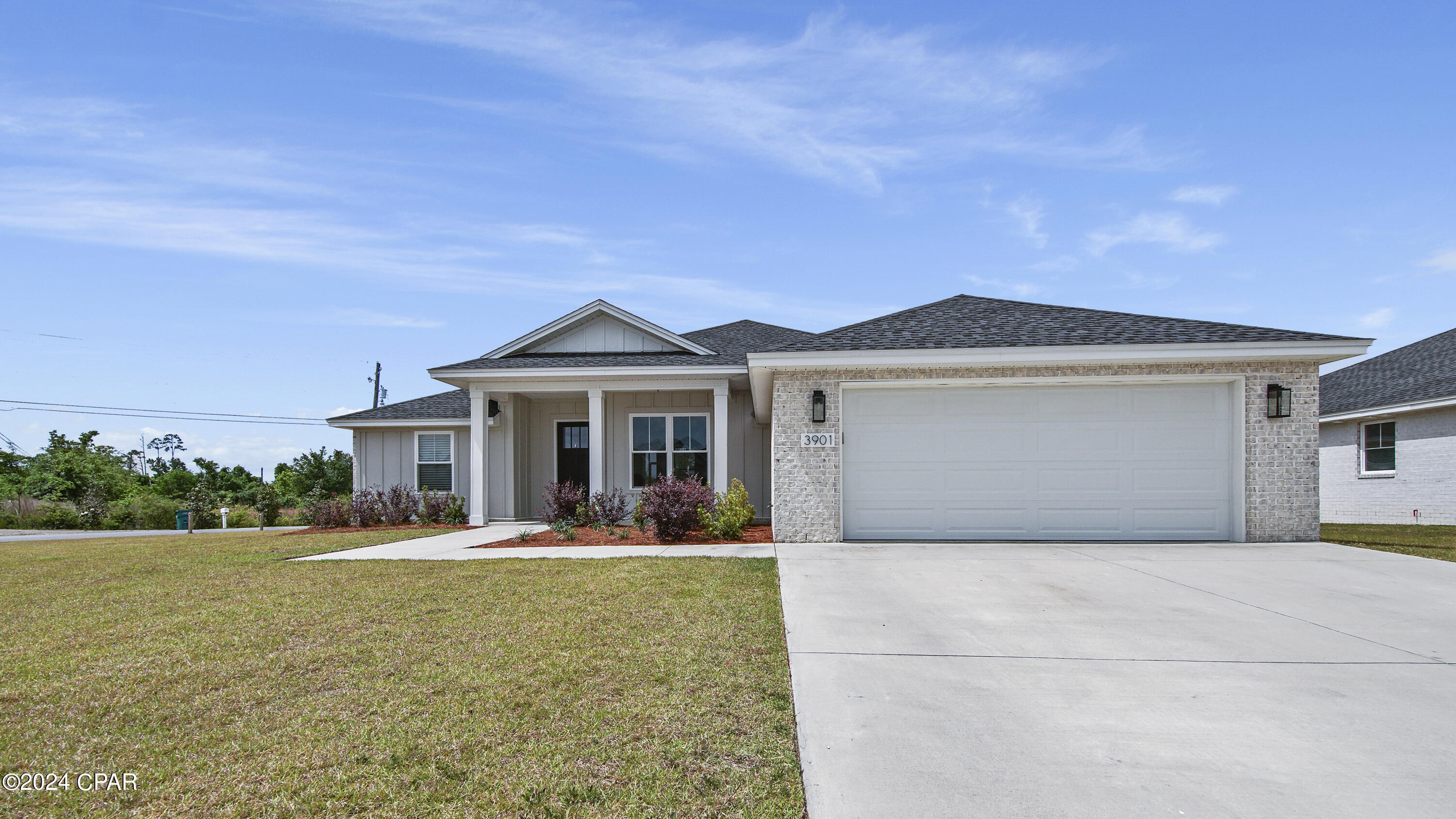 3901 Sandpine Way
