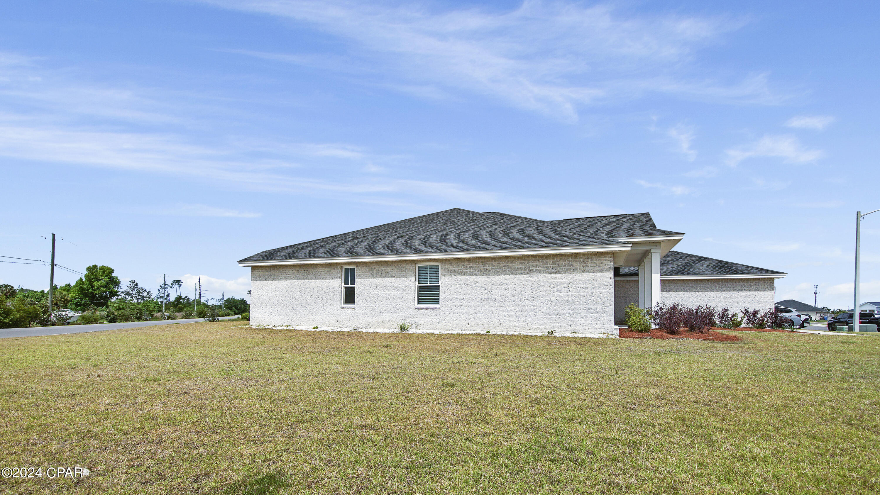 3901 Sandpine Way