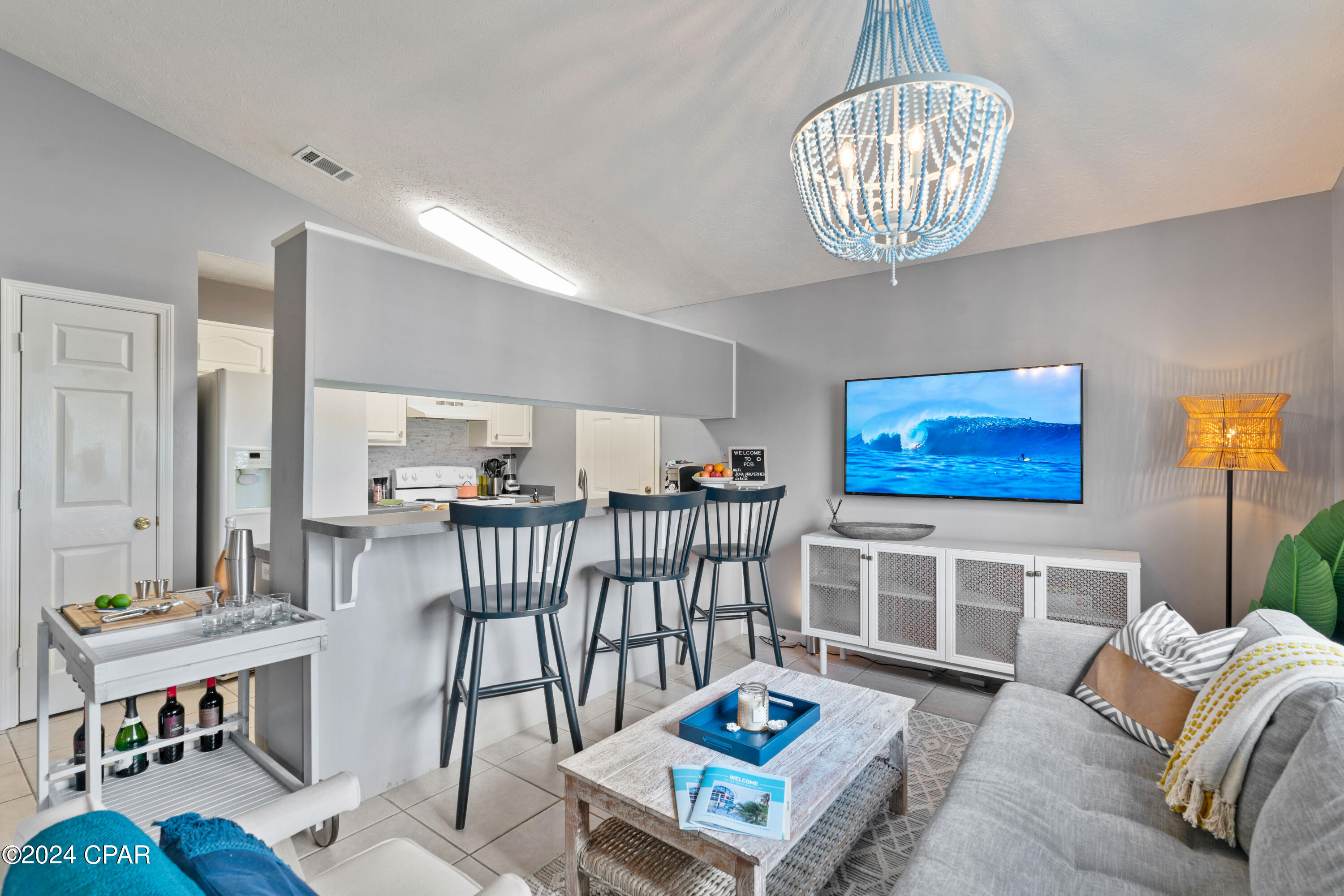 6205 Orange Plaza