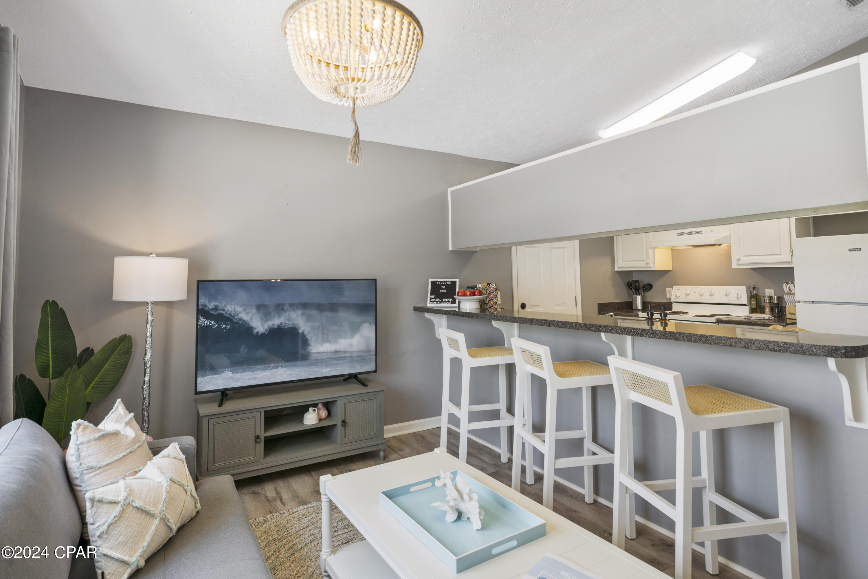 6205 Orange Plaza