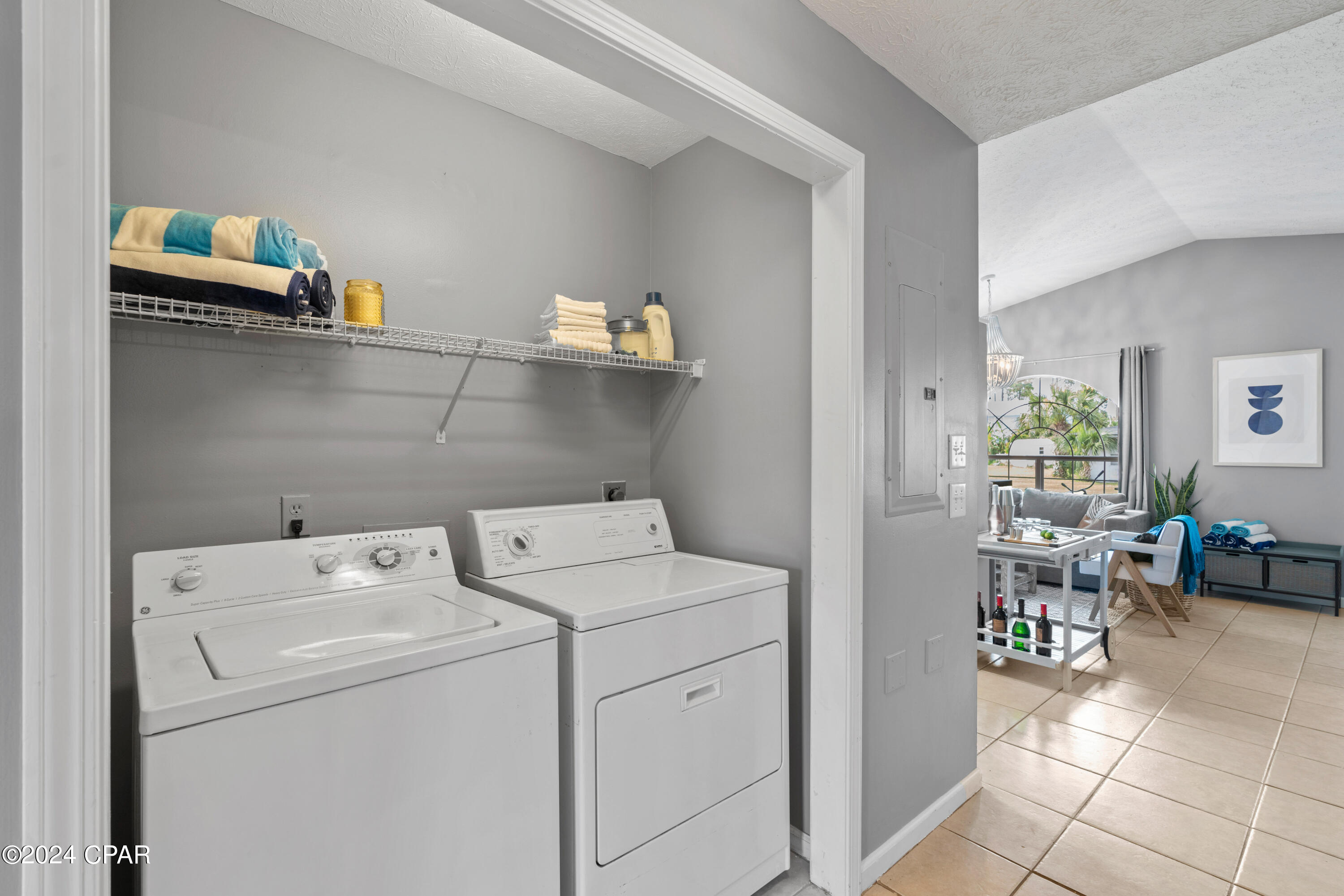 6205 Orange Plaza