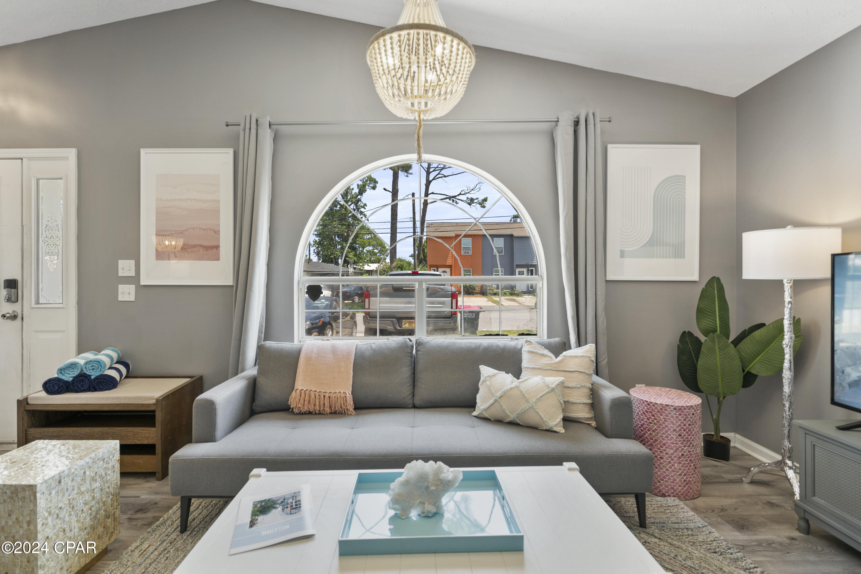 6205 Orange Plaza